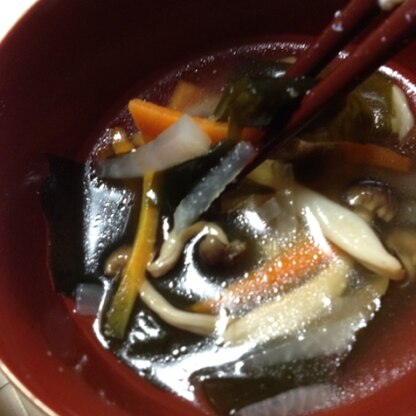 キノコを加えてみました。美味しくできて嬉しいです！いつも夕飯には味噌汁ばかりでしたが、中華スープが新鮮でした！また作ります！